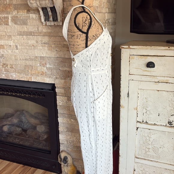 Illa Illa linen cream white pantsuit black detail button close criss cross strap - Picture 7 of 16